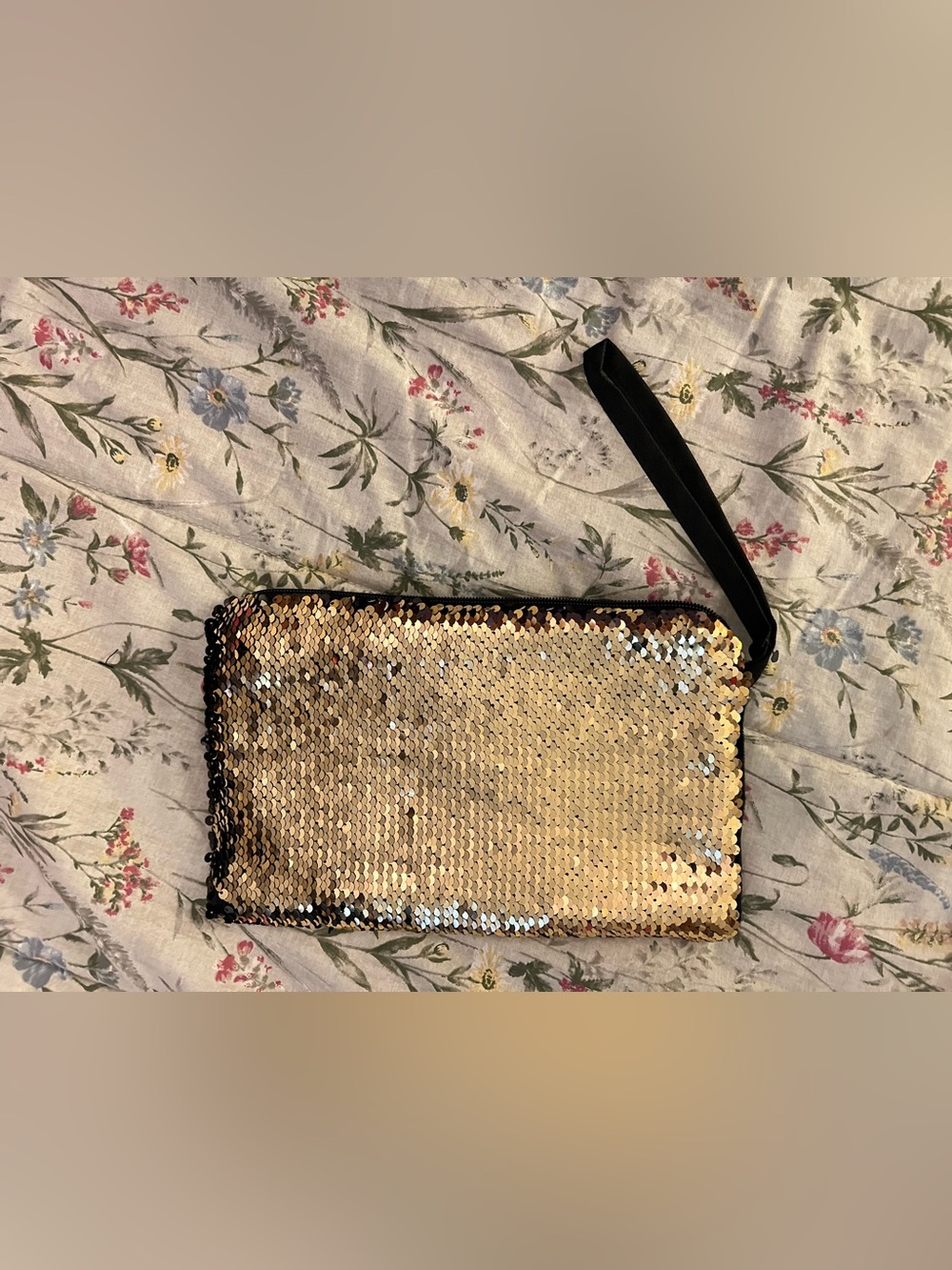 Magic Color Changing Sequined Clutch Purse